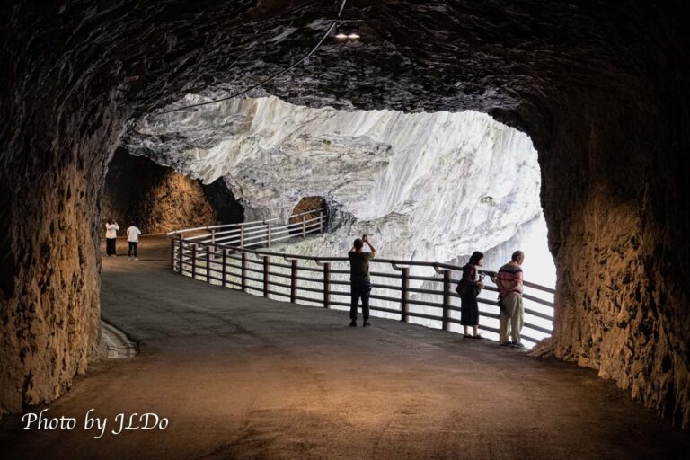 壯觀的隧道之旅，太魯閣九曲洞步道，花蓮踏青觀賞奇特地質。